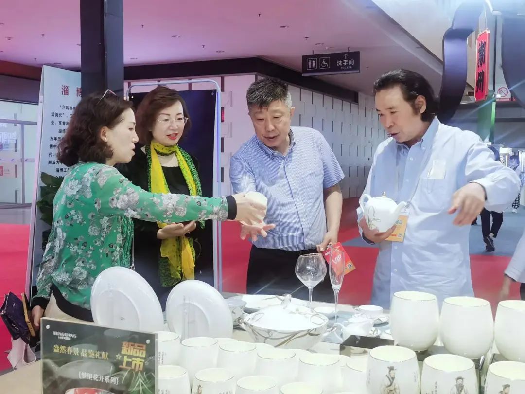 国瓷之光闪耀南京！华光璀璨亮相第三届中国工艺美术博览会