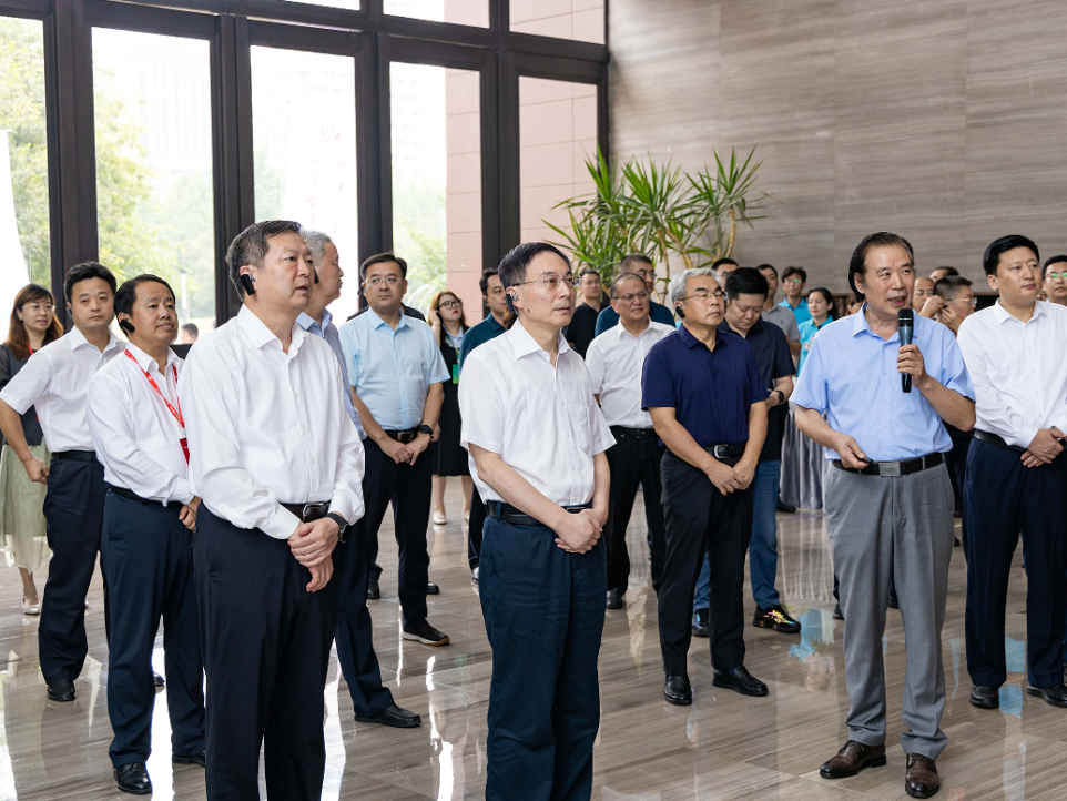 从“制造”向“质造”转变！省质量月现场观摩“对标”华光国瓷