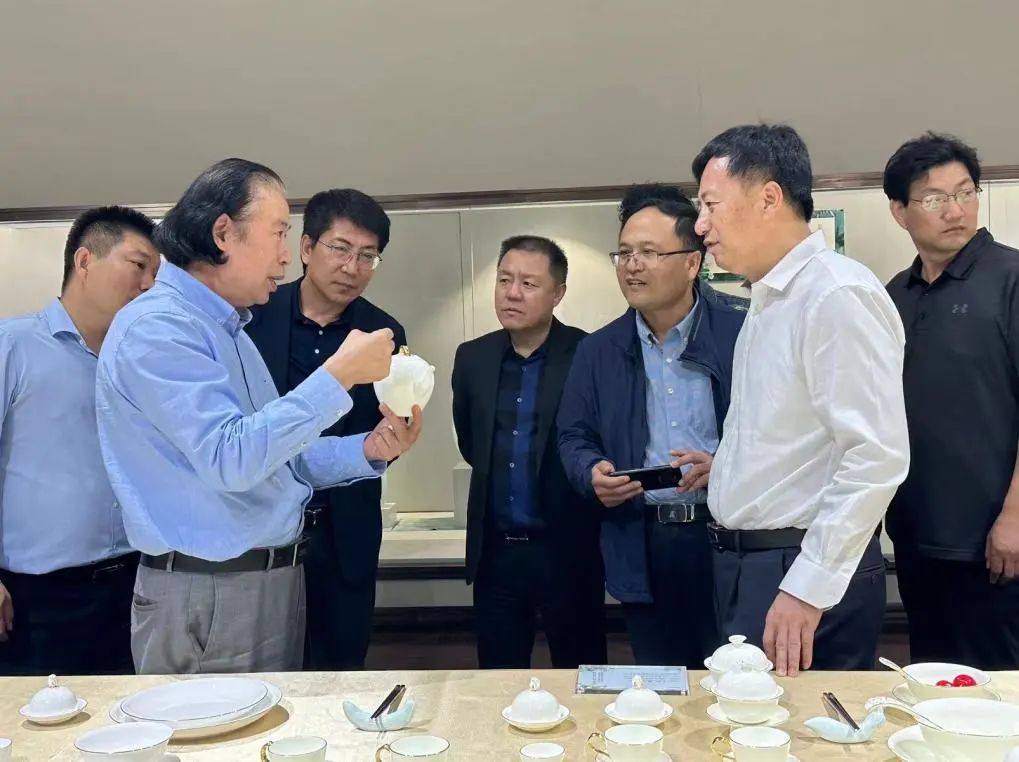 【走进华光 考察国瓷】中国南水北调集团文旅发展考察团来访